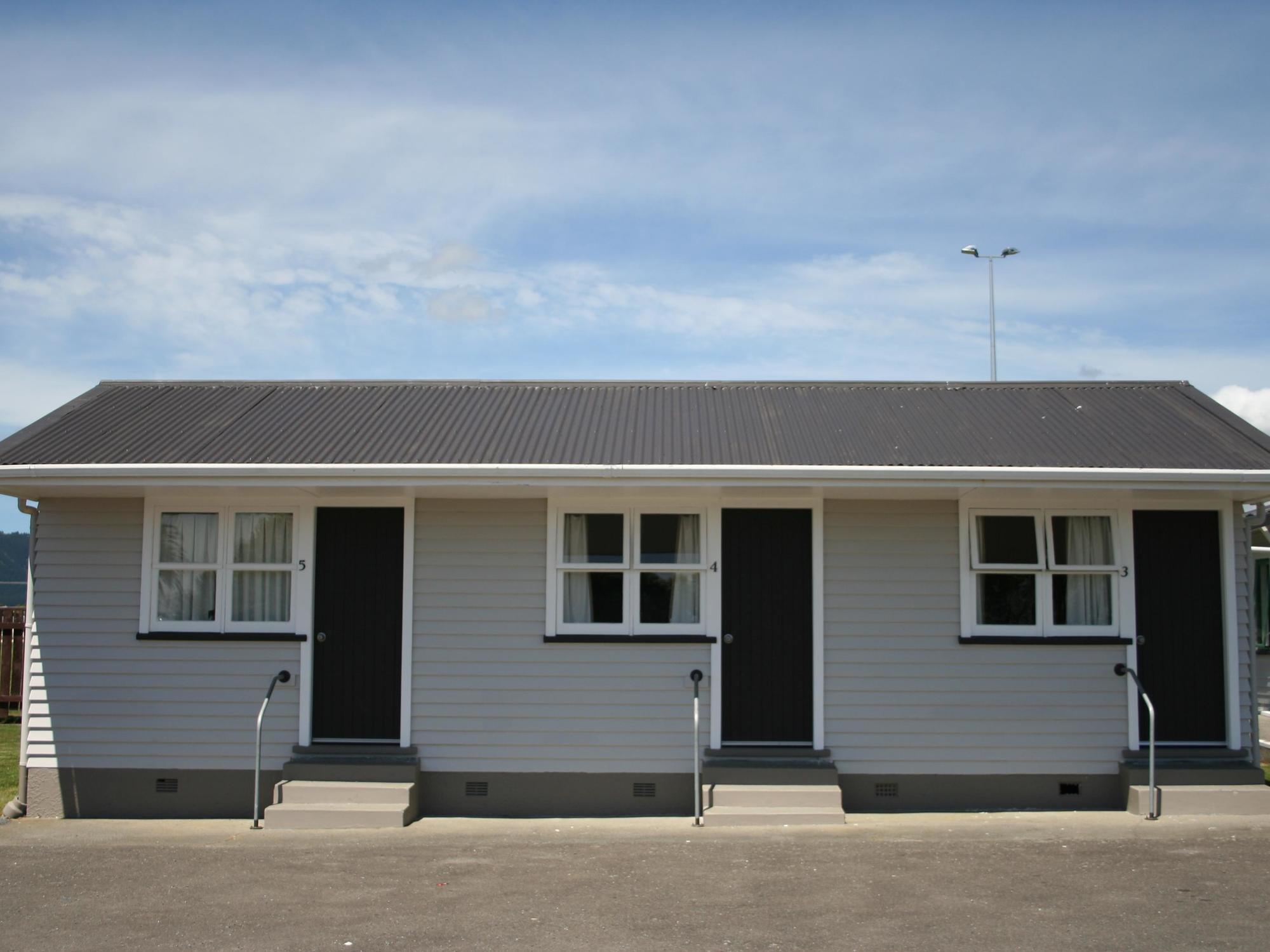 Levin Top 10 Holiday Park Exterior photo
