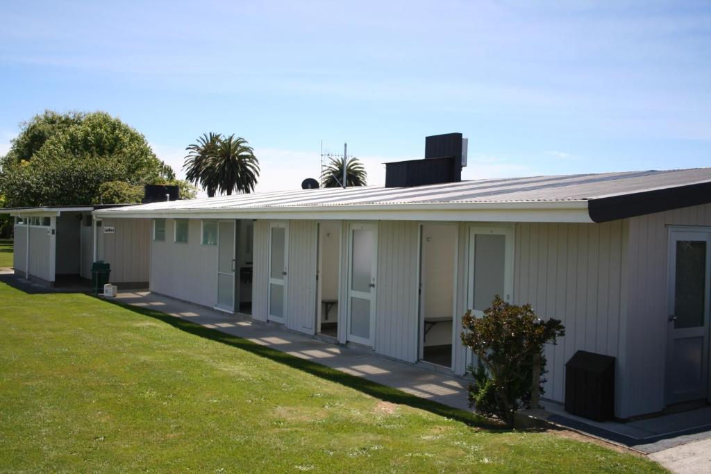 Levin Top 10 Holiday Park Exterior photo